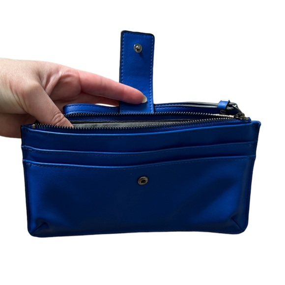 Simply Vera, Vera Wang Wristlet Wallet - Picture 3 of 8